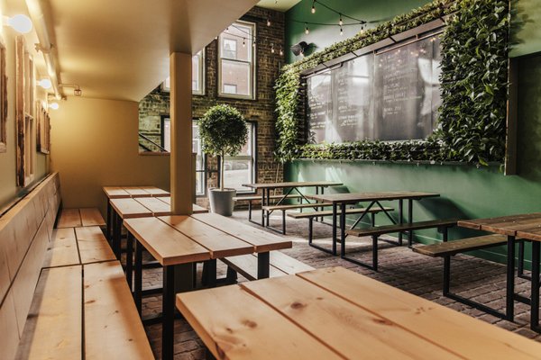 Siboire Notre-Dame Biergarden - Image 2